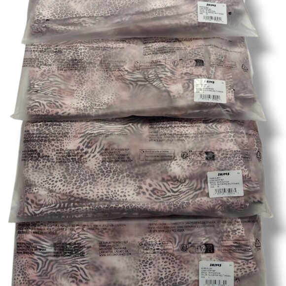 Skims Sleep Long Sleeve Button Up Set - Picture 12 of 13